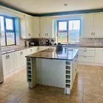 Hébergement de vacances Irish Isle Oasis: Spacious 5-bedroom Retreat Bungowla