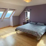Irish Isle Oasis: Spacious 5-bedroom Retreat Hébergement de vacances *