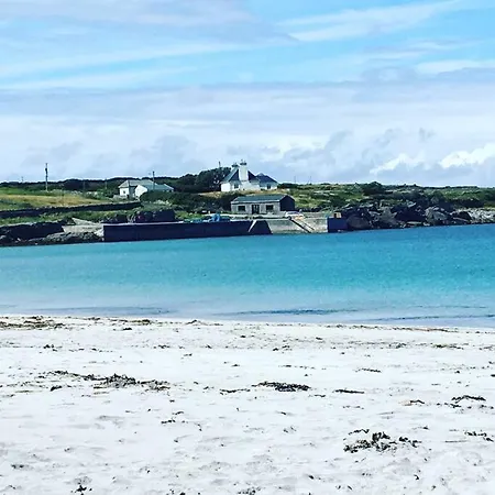 Irish Isle Oasis: Spacious 5-bedroom Retreat Σπίτι διακοπών