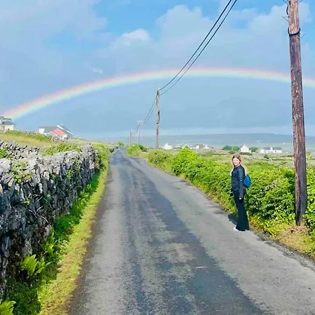 Irish Isle Oasis: Spacious 5-bedroom Retreat Σπίτι διακοπών Bungowla