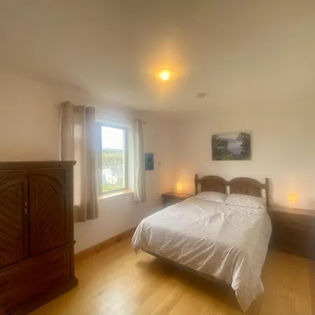 Feriehus Irish Isle Oasis: Spacious 5-bedroom Retreat