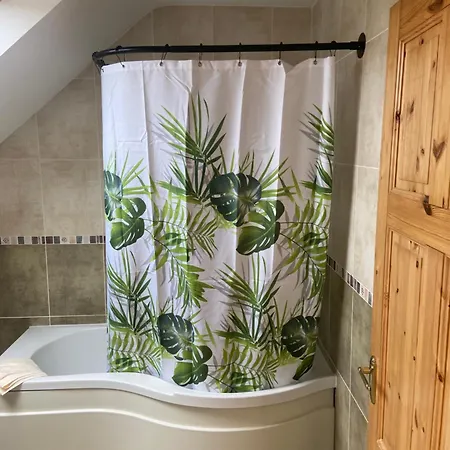 بيت للعطل Irish Isle Oasis: Spacious 5-bedroom Retreat *