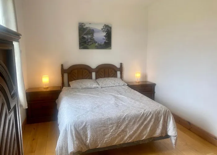 Irish Isle Oasis: Spacious 5-bedroom Retreat Hébergement de vacances *