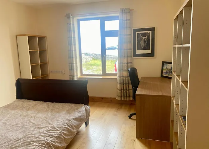 Irish Isle Oasis: Spacious 5-bedroom Retreat Tatil Evi Bungowla