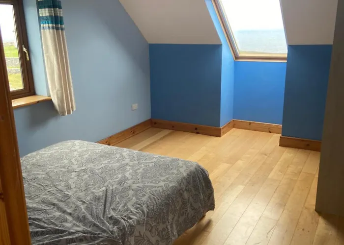 Tatil Evi Irish Isle Oasis: Spacious 5-bedroom Retreat