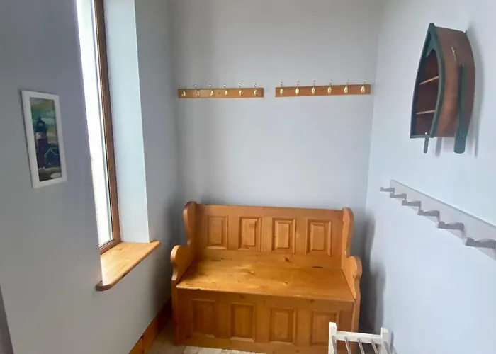 Irish Isle Oasis: Spacious 5-bedroom Retreat Hébergement de vacances Bungowla